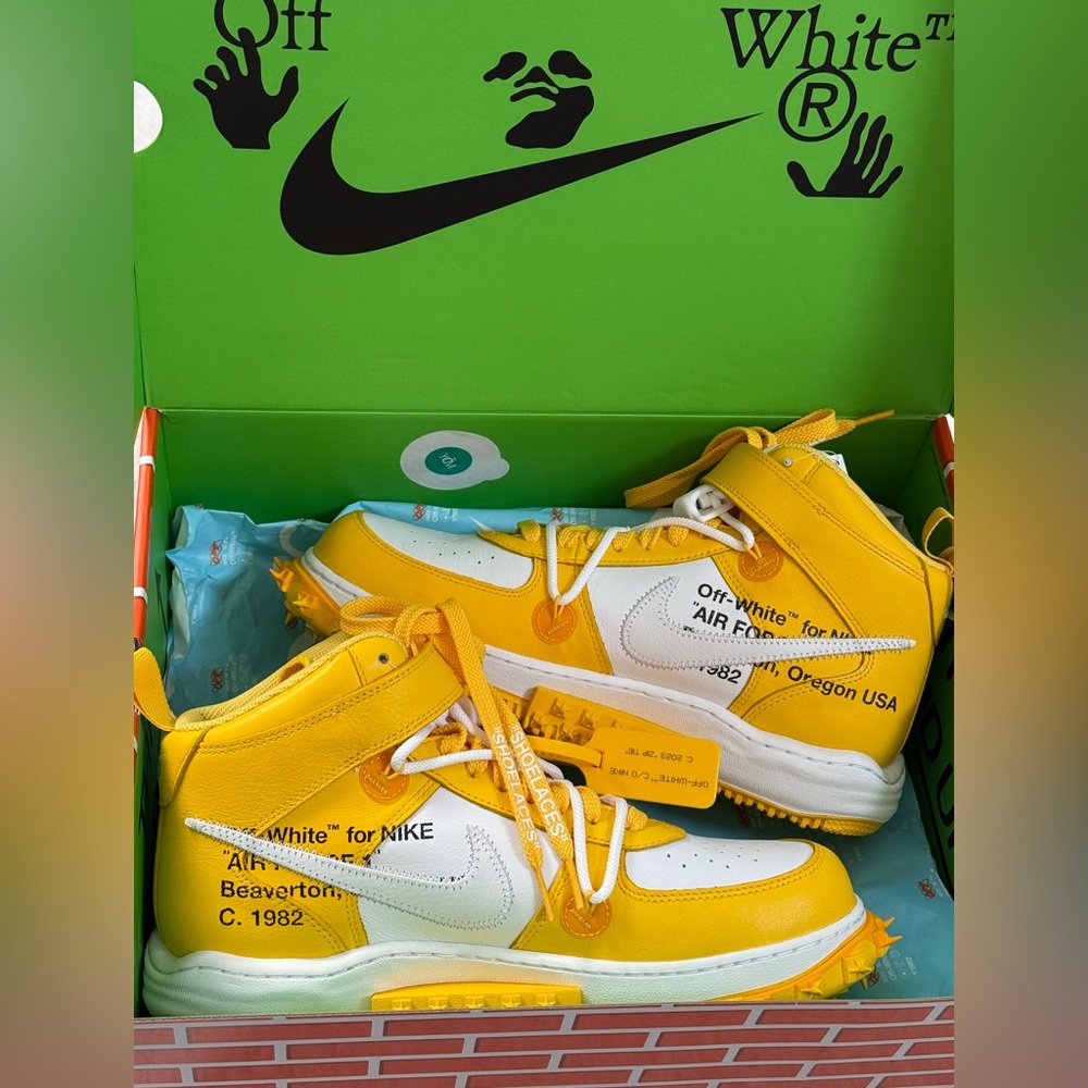 Off-White x Air Force 1 Mid SP Leather 'Varsity Maize'